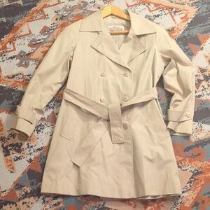 Vintage Windsor Bay by JCPenney Women’s tan Belted Trench Coat Size